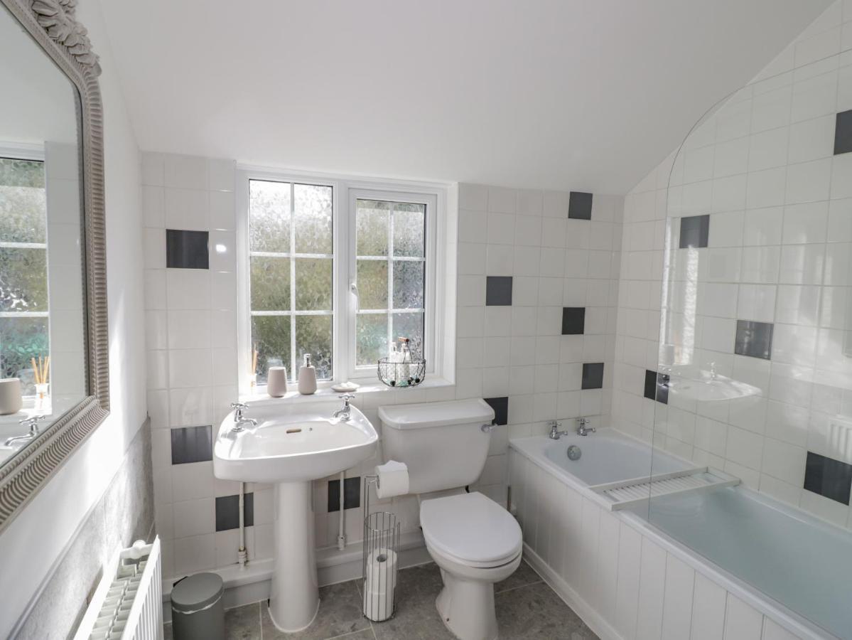 Blossom Cottage Бродвей Екстер'єр фото